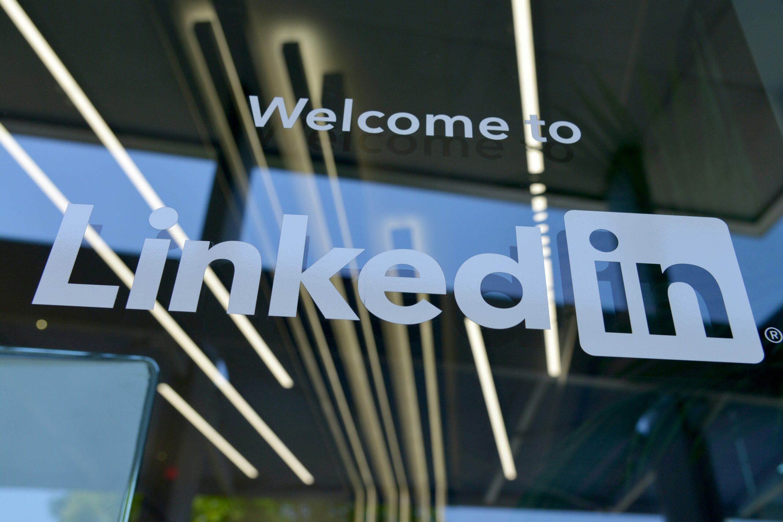 Read more about the article Tips for LinkedIn Posts to Grow Your Network